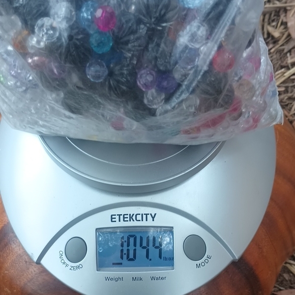 1lb Of Colorful Beads - Picture 3 of 3